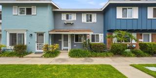Minutes to the Beach! Updated 2 Bedroom Condo with Parking Included Minutes to the Beach! Updated 2 Bedroom Condo with Parking Included Gallery 1