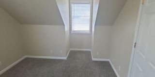 Spacious 4-Bedroom Pet-Friendly Home with Garage and Hardwood Floors Gallery 13