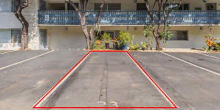 Charming Pualei Circle 1BR Condo with Parking, Pool & Utilities Included Gallery 24