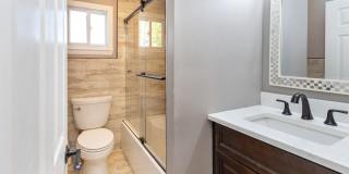 912 ASTON MARTIN Drive Gallery 17