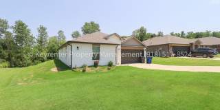 Beautifully Updated 4Bed/2Bath Home, Backs Up to Greenbelt! Gallery 4