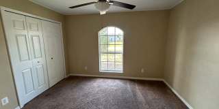 Unique 3/2 + Den home in great location Gallery 21