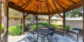 Olympus Park Apartment Homes Gallery 35