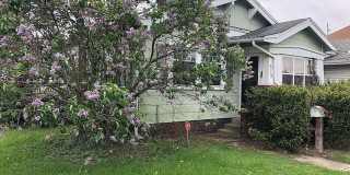 For Rent: 2 Bed 1 Bath with Fence + 1 Gar Garage + Deck! Gallery 1