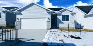 Beautiful 3 Bed Ranch Home w/ fully finished basement in Prime Norwalk Location Gallery 1