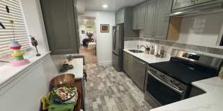 Fully Furnished & Elegantly Renovated Historic 3BR/2.5BA Home with Private Yard & Deck! Gallery 6