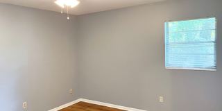 Lovely 3 Bedroom Home in Northwood - Fenced-in Yard Gallery 13