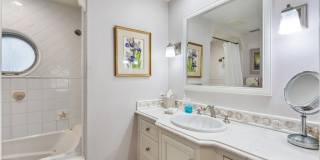 130 Topaz Gallery 16