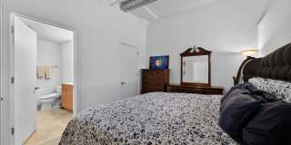 565 W Quincy Street Gallery 9