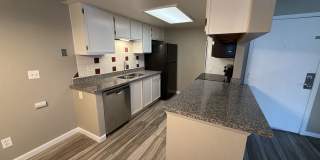 Spacious 3-Bedroom Condo with In-Unit Laundry – Convenient Aurora Location Gallery 12