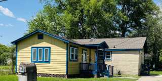 2127 N 71st Avenue (4 Bed/2 Bath) Gallery 1