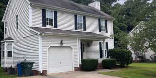 Beautiful Must See 3 Bedroom with Deck and Garage, minutes from Duke! Gallery 1