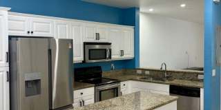 Cozy 3/2.5 Townhome in Convenient Location Gallery 9