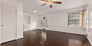 Live Close to Campus! 4 Bed/2 Bath Available for August 2026 Move-in! Gallery 5