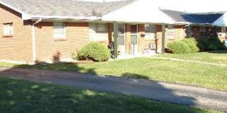 2 bedroom ranch style apartment Gallery 1