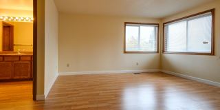 8bed, 4 BA House, Close to University Village!! Gallery 11