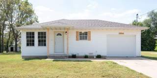3 Bed | 1 Bath | 1 Car Garage Home! 1100 sqft located in Springfield! Gallery 1