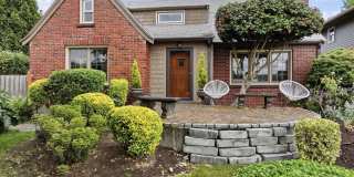 Magnolia 4bd/3ba, Large Yard, Water Views, Garage Gallery 1