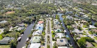 ** BOATER'S DREAM SINGLE FAMILY HOME FOR A VACATION GET-A-WAY OR FOR SEASON ** 3 BED-2BATH PRIVATE HEATED POOL HOME ** PARADISE VILLAGE IN BONITA SPRINGS ** Gallery 24