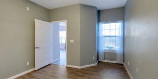 Stunning 2 Bedroom 2 Bathroom condo In Aurora with a garage! Gallery 18