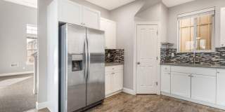 Beautiful townhome in Empire Crossing with mountain views! Beautiful townhome in Empire Crossing with mountain views! Gallery 20