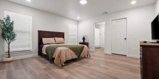 2505 Kenwood Avenue Gallery 7