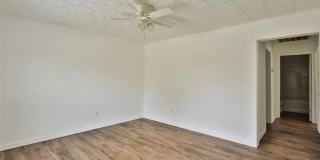 525 Jeanette Street Gallery 5