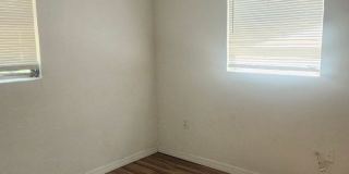 Charming 2 bedroom, 1 Bath Gallery 7