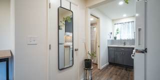 Like New breezy Studio/1BA detached cottage in a single family dwelling in Aiea Gallery 9