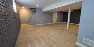3 Bedroom Duplex in Normal! Gallery 23