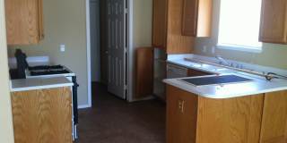 BEAUTIFUL 1,261 SQ FT, 2 STORY, 3BD, 2.5 BTH, 2 CAR GARAGE, LOCATED NEAR PARK, SHOPPING AND SCHOOLS. Gallery 5