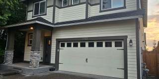 Spacious 5 Bedroom in Convenient North Creek Ridge, Bothell Location Gallery 1