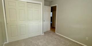 4 Bedroom, 2 Bathroom Duplex - Pet Friendly Gallery 21