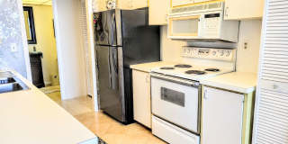 SEASONAL SHORT-TERM 1-BED 1 BATH CONDO ON LONGBOAT KEY. BEACH ACCESS Gallery 7