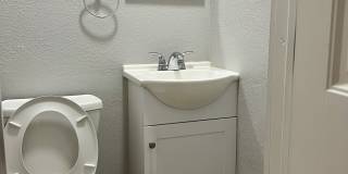 107 N Gillette Ave Gallery 28