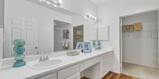 Village on the Parkway Apartments Gallery 6