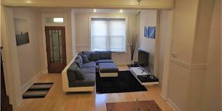 Stunning 4-Bedroom Townhouse in the Heart of Manayunk! Available NOW! Gallery 4