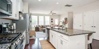 Room in 4 Bedroom Townhome at Sharon Rd W Room in 4 Bedroom Townhome at Sharon Rd W Gallery 33