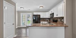 Pet Friendly Two Bedroom! Gallery 14