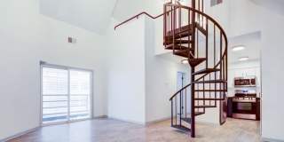 200 E 4th St Gallery 9