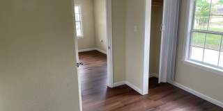 2104 W Robbins St Gallery 16