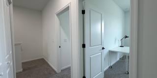 4402 Longwood Lake Square Gallery 19