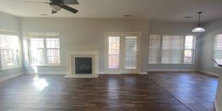 Room in 4 Bedroom Home at Hampton Pl Dr Gallery 7