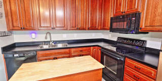 Spacious 3-Bedroom Condo with Finished Basement & Private Fenced Yard! Gallery 7