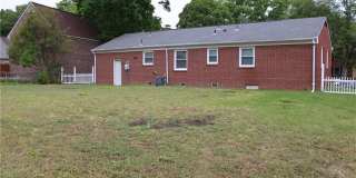 330 Kingsman Drive Gallery 16