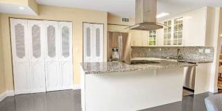 2421 Northeast 10th Street Gallery 10