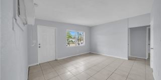 1527 Gardenia Avenue Gallery 11
