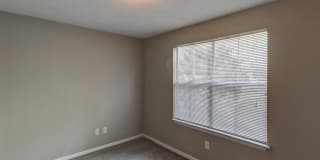 Hub at 934 Apartments Gallery 30