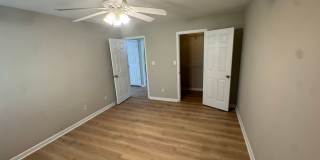 Single-Level Living in an Unbeatable Location Gallery 18