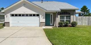 Nice 3 Bedroom Home For Rent & Includes Yard Service! Gallery 1